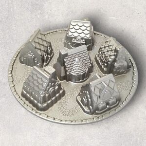 Nordic Ware Cozy Village Cake Pan 6 Cup Holiday Gingerbread Houses Christmas